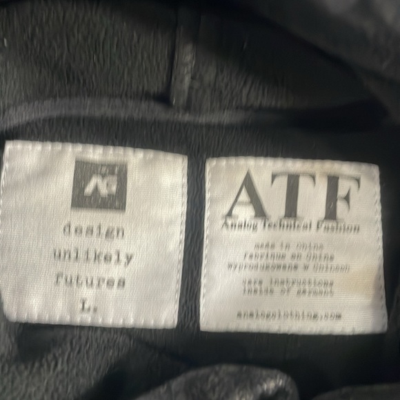 Analog by Burton Men’s “Varsity” Ski/Snowbird Jacket Size Large - Picture 4 of 7